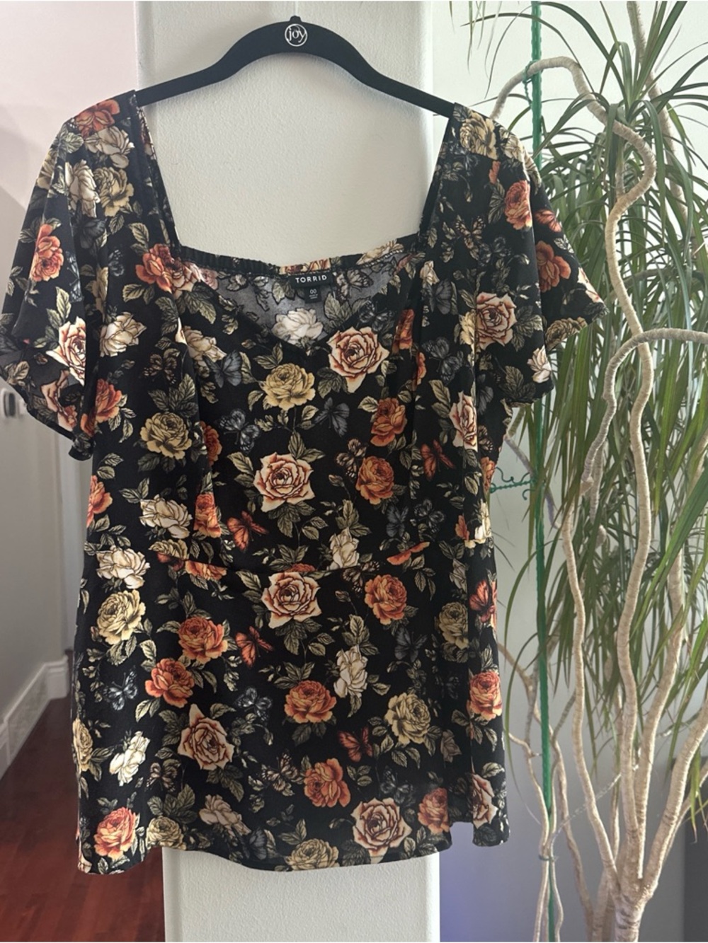 Sweetheart Flutter Sleeve Peplum Top